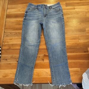 Stylish Women's Cropped Jeans in Blue